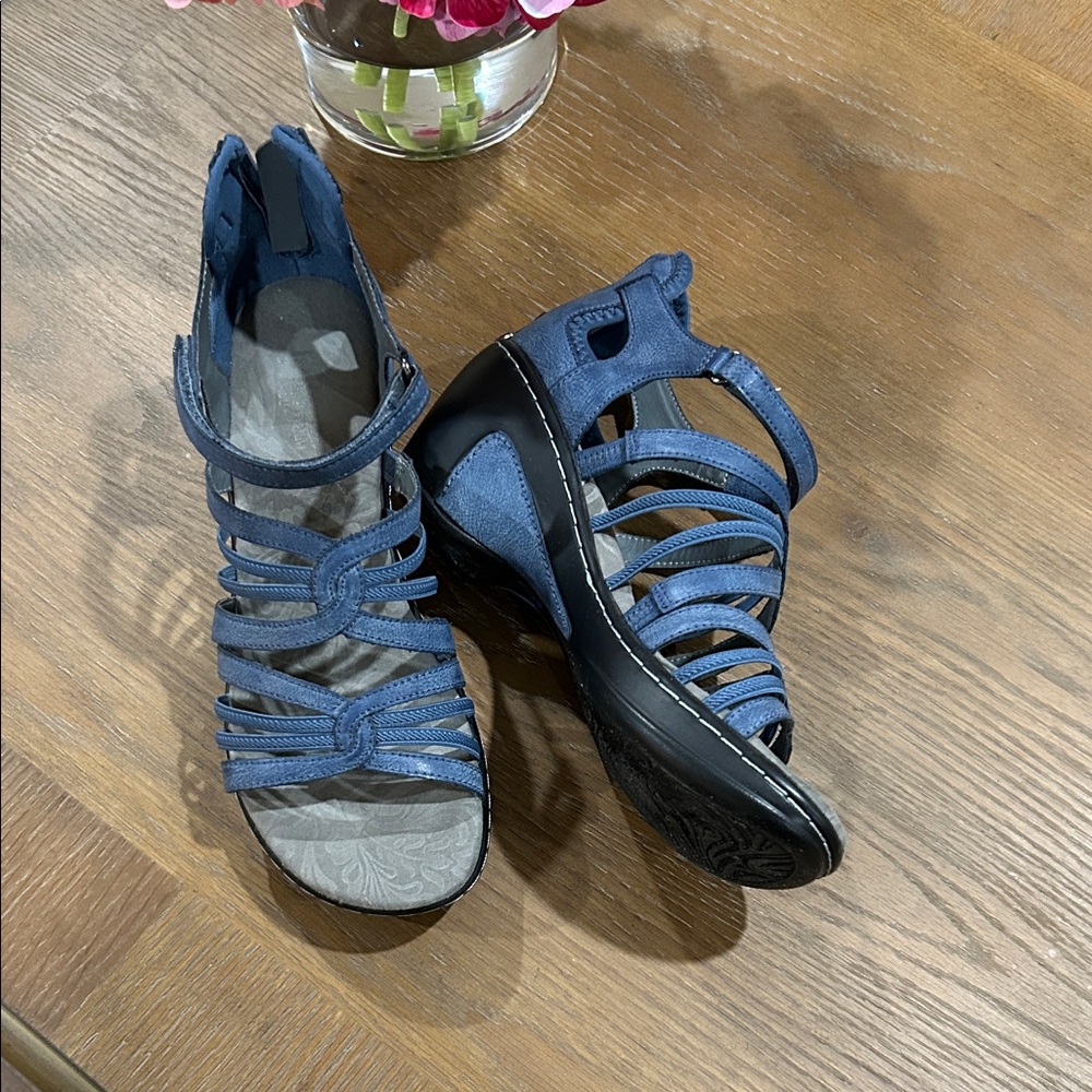 JBU Women's Navy Strappy Sandals